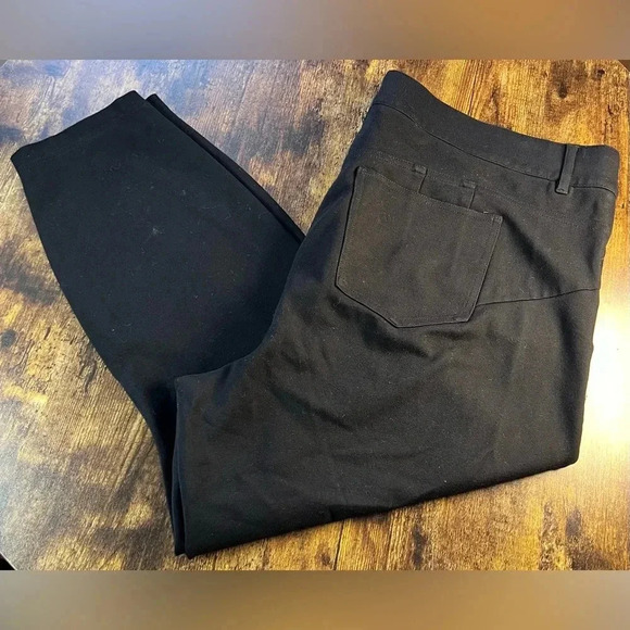 TORRID | ladies plus size knit cropped pants. Size: 22R - Picture 1 of 15